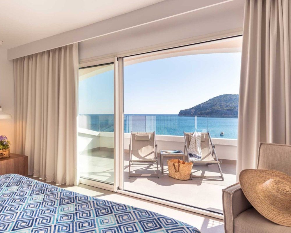 Junior-suite-bahia-suites-camp-de-mar-mallorca-1 Junior-suite-bahia-suites-camp-de-mar-mallorca-1